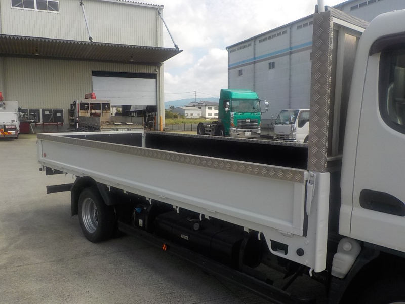 H30年 FEA20MT5速平ボディ標準ロング2t積載|中古トラックの販売・買取・査定のアイナビ