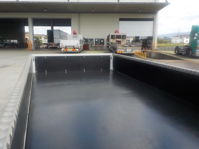 H30年 FEA20MT5速平ボディ標準ロング2t積載|中古トラックの販売・買取・査定のアイナビ