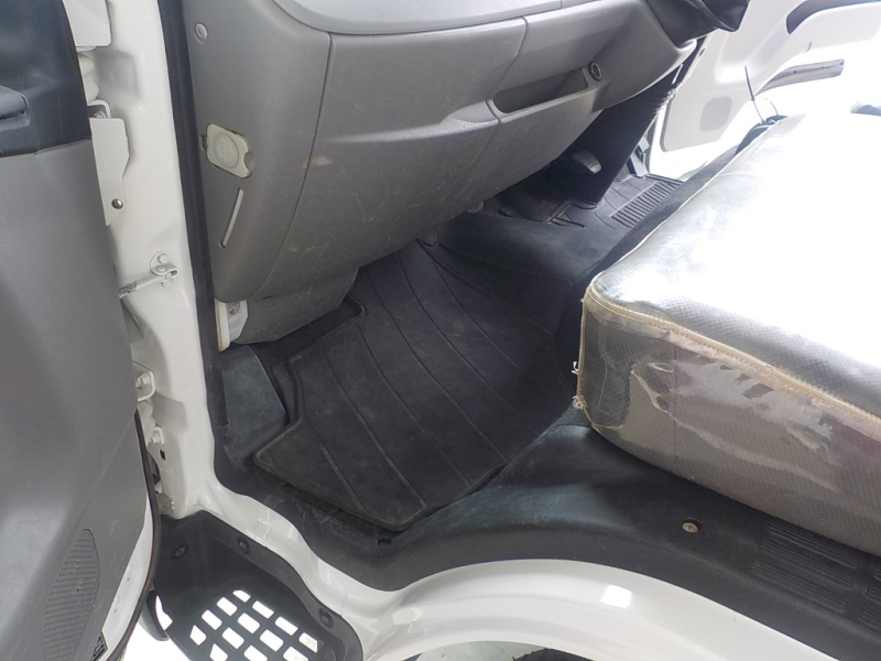 H30年 FEA20MT5速平ボディ標準ロング2t積載|中古トラックの販売・買取・査定のアイナビ