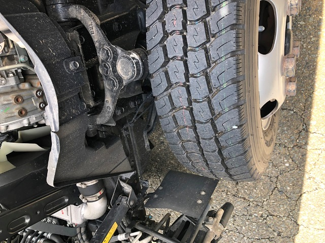 H30年 FEA20MT5速平ボディ標準ロング2t積載|中古トラックの販売・買取・査定のアイナビ