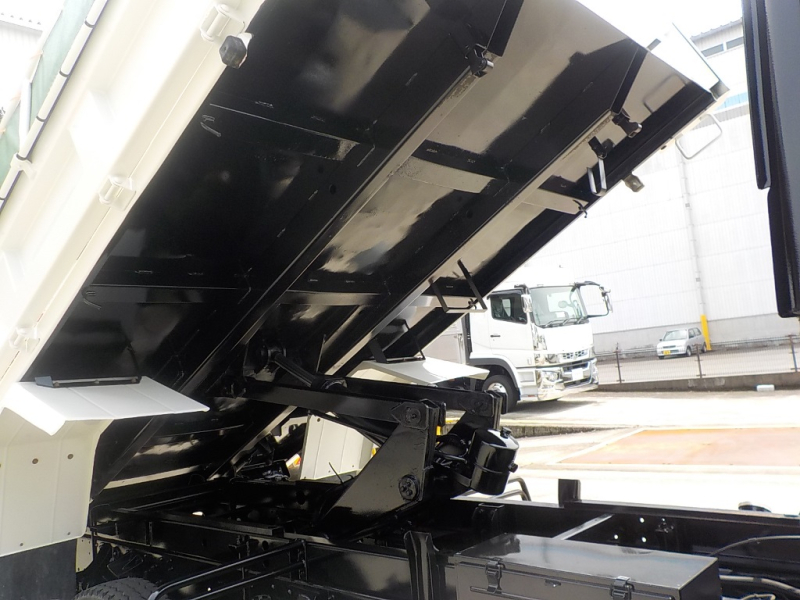 H25年 FC9JCAダンプ高床MTベッドレス|中古トラックの販売・買取・査定のアイナビ