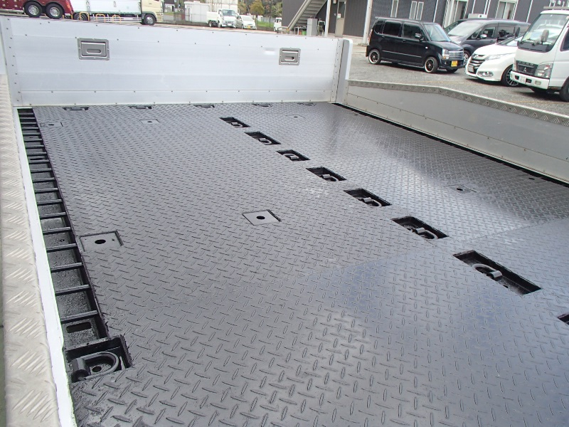 H23年 FK65FZ平ボディ|中古トラックの販売・買取・査定のアイナビ