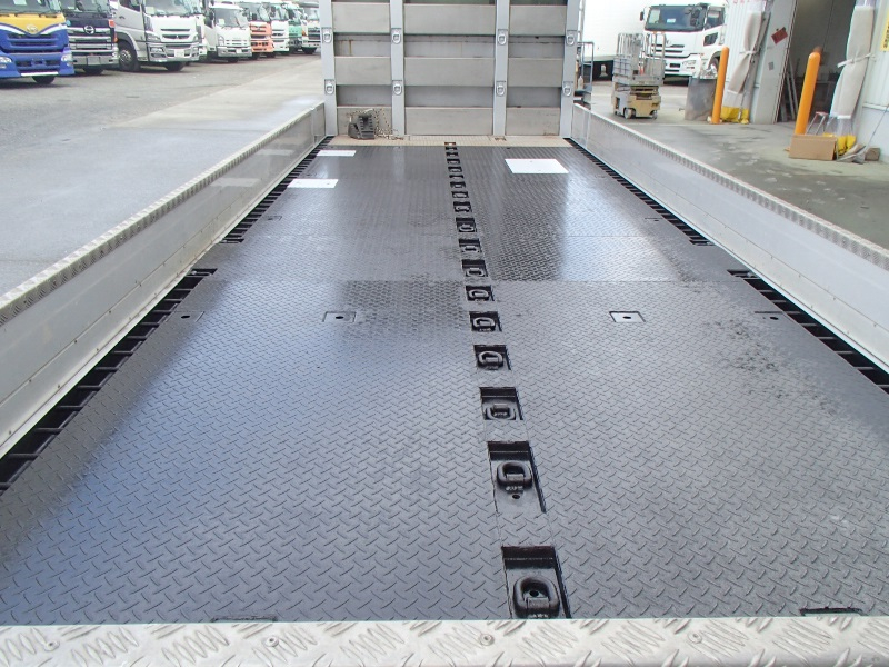 H23年 FK65FZ平ボディ|中古トラックの販売・買取・査定のアイナビ