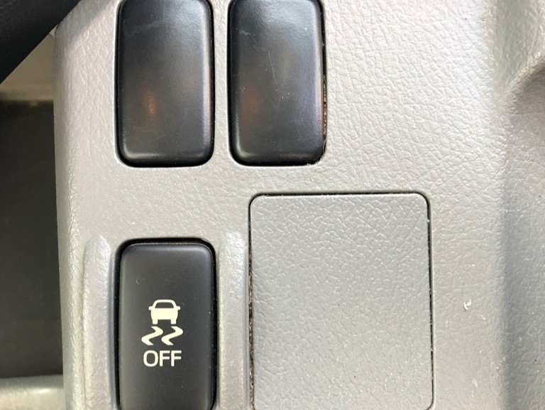 H30年 XZU710平ボディワイドロング|中古トラックの販売・買取・査定のアイナビ