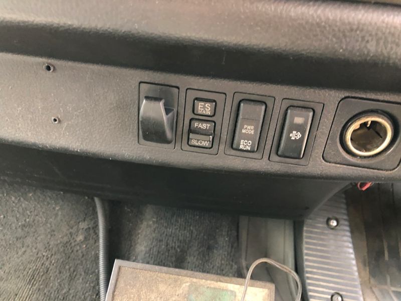 H25年 FD9JLA冷凍BOXPG付ワイド高床|中古トラックの販売・買取・査定のアイナビ