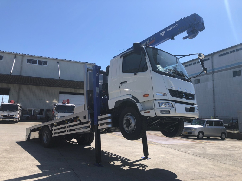 【未使用】R6年FK62FZクレーン付造作ボディ|中古トラックの販売・買取・査定のアイナビ