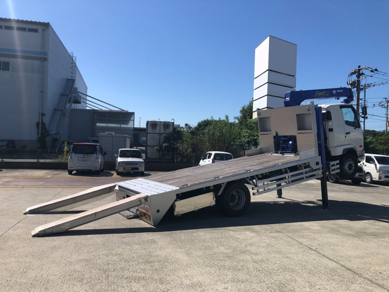 【未使用】R6年FK62FZクレーン付造作ボディ|中古トラックの販売・買取・査定のアイナビ