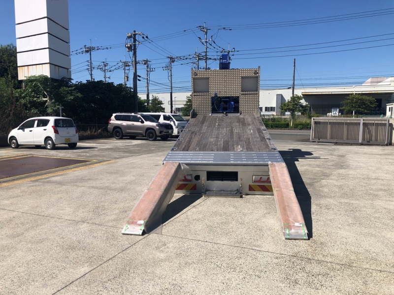 【未使用】R6年FK62FZクレーン付造作ボディ|中古トラックの販売・買取・査定のアイナビ