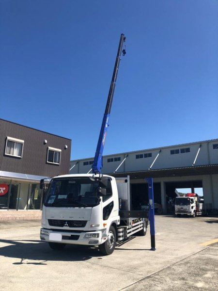 【未使用】R6年FK62FZクレーン付造作ボディ|中古トラックの販売・買取・査定のアイナビ