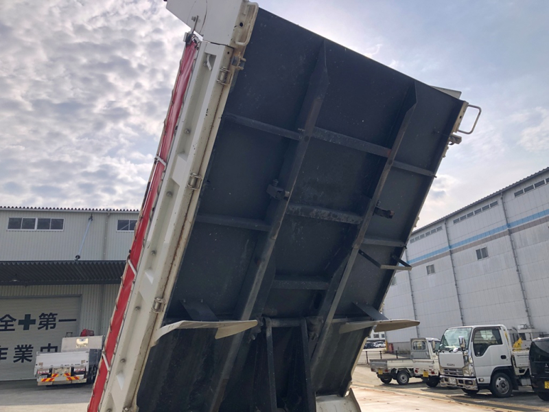 R2年 XZC600ダンプ全低床6MT|中古トラックの販売・買取・査定のアイナビ