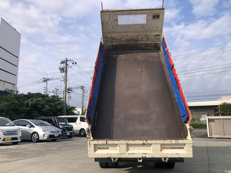 R2年 XZC600ダンプ全低床6MT|中古トラックの販売・買取・査定のアイナビ