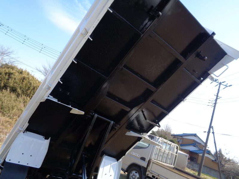 車検たっぷり平成17年式キャンターダンプ4WD低走行4ナンバー|中古トラックの販売・買取・査定のアイナビ