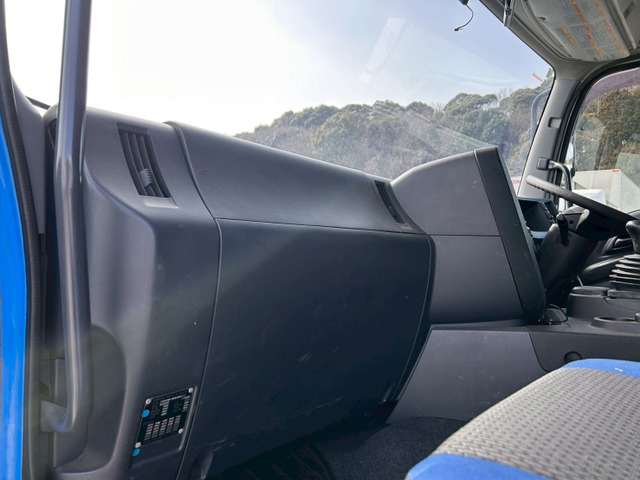 【定番9.6ボディ×AT車】いすゞ/ギガ|中古トラックの販売・買取・査定のアイナビ