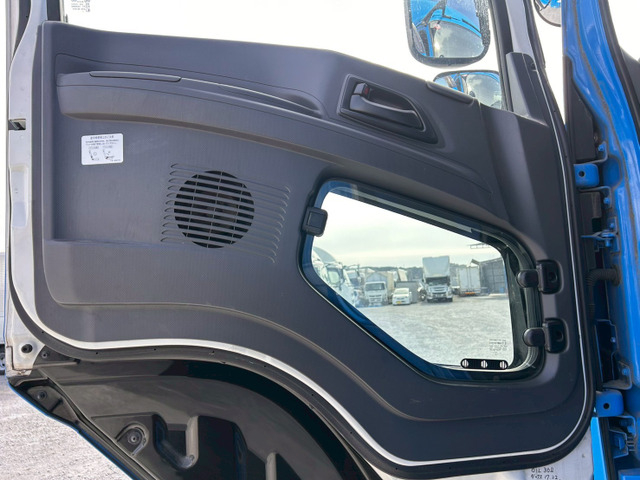 【定番9.6ボディ×AT車】いすゞ/ギガ|中古トラックの販売・買取・査定のアイナビ