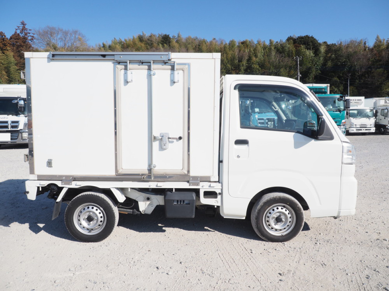 ダイハツ 冷凍バン|中古トラックの販売・買取・査定のアイナビ