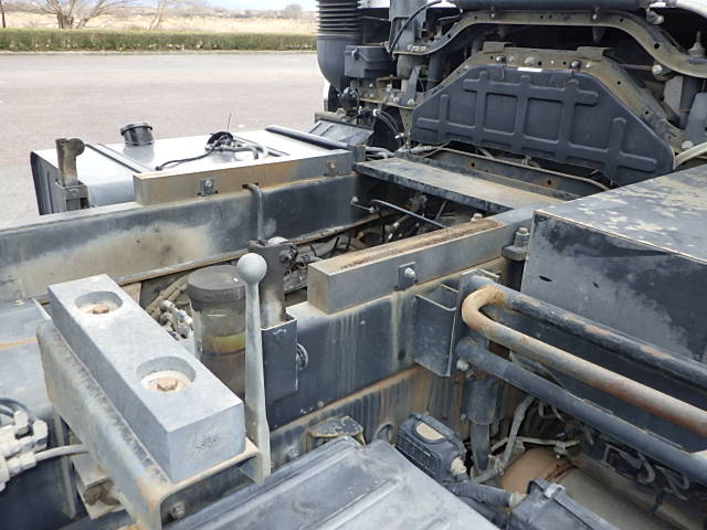 UDトラックス 平成27年式 ダンプ2デフ 車検付7速|中古トラックの販売・買取・査定のアイナビ