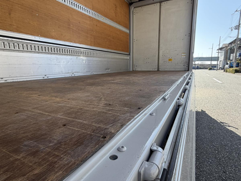 H26年式TKG-NMR85N標準ロング積載3t検査付A/Tウイング|中古トラックの販売・買取・査定のアイナビ