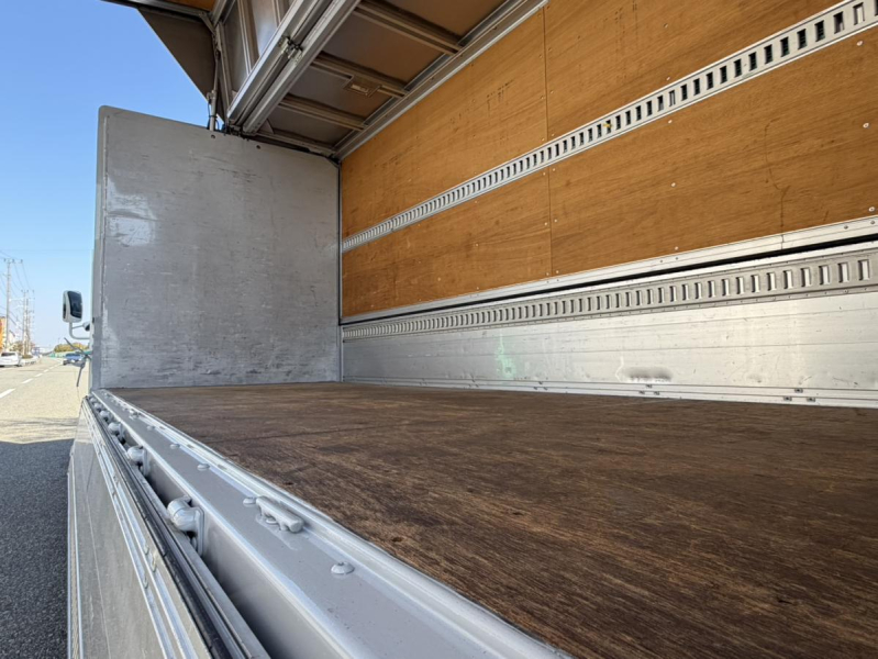 H26年式TKG-NMR85N標準ロング積載3t検査付A/Tウイング|中古トラックの販売・買取・査定のアイナビ