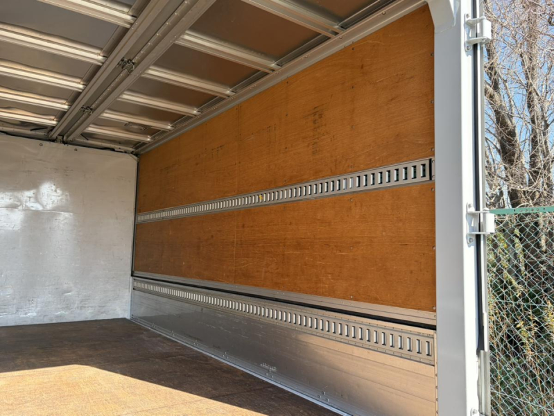 H26年式TKG-NMR85N標準ロング積載3t検査付A/Tウイング|中古トラックの販売・買取・査定のアイナビ