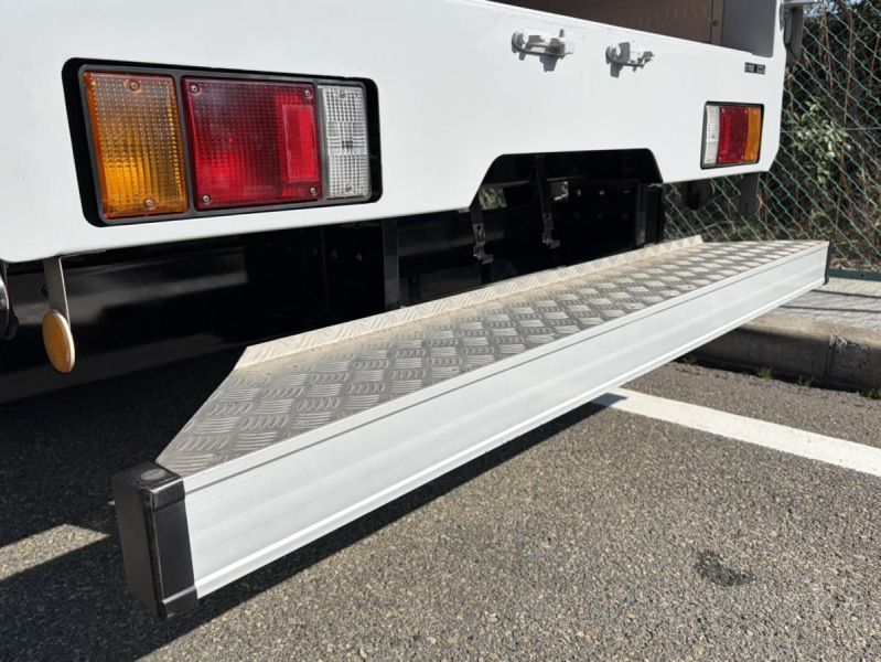 H26年式TKG-NMR85N標準ロング積載3t検査付A/Tウイング|中古トラックの販売・買取・査定のアイナビ