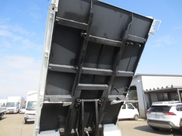 三菱キャンター全低床強化ダンプ|中古トラックの販売・買取・査定のアイナビ