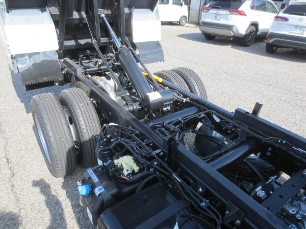 三菱キャンター全低床強化ダンプ|中古トラックの販売・買取・査定のアイナビ