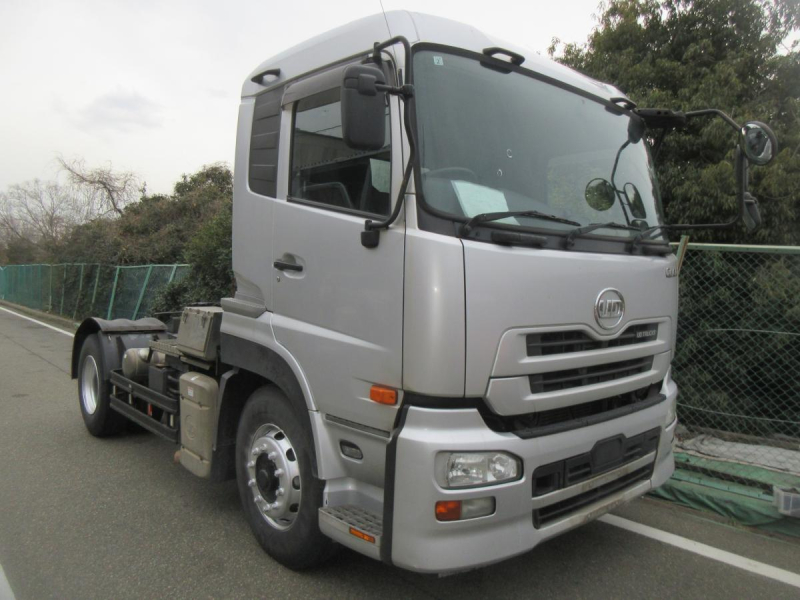 クオンマニュアル11.5トントラクタ|中古トラックの販売・買取・査定のアイナビ