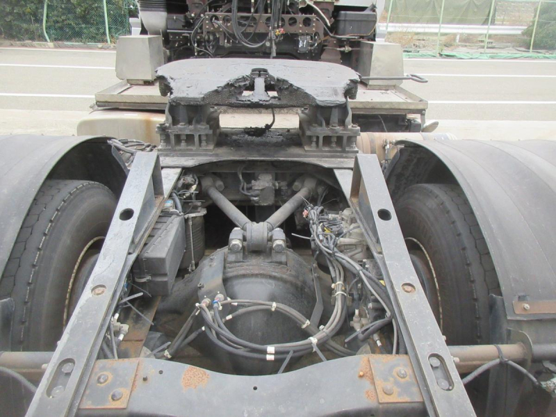 クオンマニュアル11.5トントラクタ|中古トラックの販売・買取・査定のアイナビ