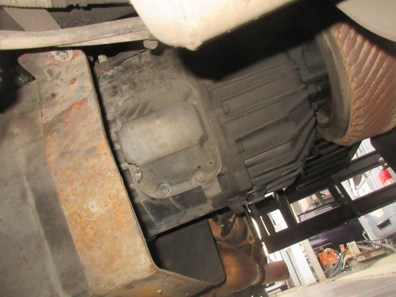 クオンマニュアル11.5トントラクタ|中古トラックの販売・買取・査定のアイナビ