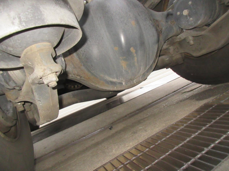 クオンマニュアル11.5トントラクタ|中古トラックの販売・買取・査定のアイナビ