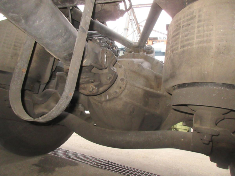 クオンマニュアル11.5トントラクタ|中古トラックの販売・買取・査定のアイナビ