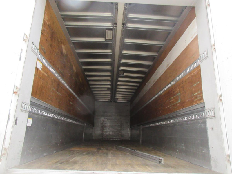 クオン高床3軸低走行アルミウイング|中古トラックの販売・買取・査定のアイナビ