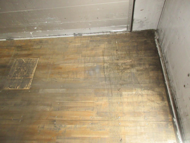 クオン高床3軸低走行アルミウイング|中古トラックの販売・買取・査定のアイナビ