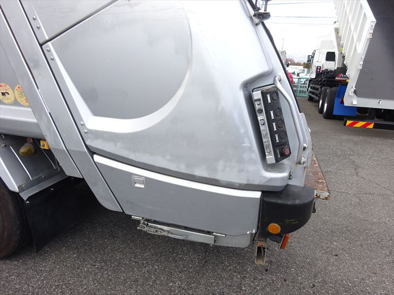 プレス 10.2㎥ 新明和|中古トラックの販売・買取・査定のアイナビ