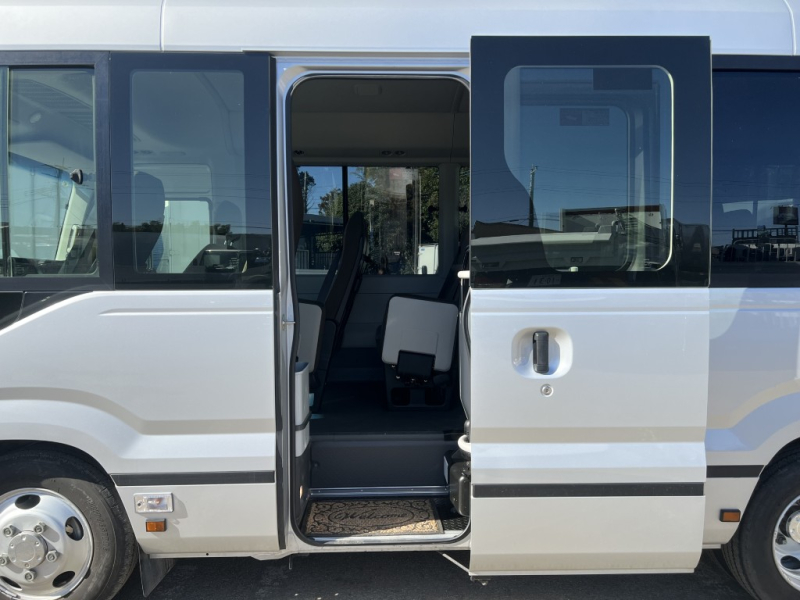 マイクロバス25人乗りGXハイルーフ自動ドアAT|中古トラックの販売・買取・査定のアイナビ