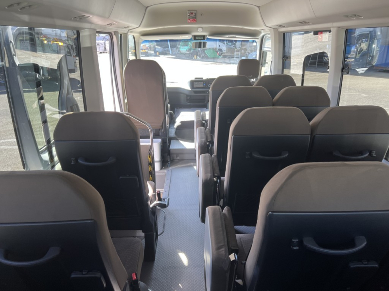 マイクロバス25人乗りGXハイルーフ自動ドアAT|中古トラックの販売・買取・査定のアイナビ