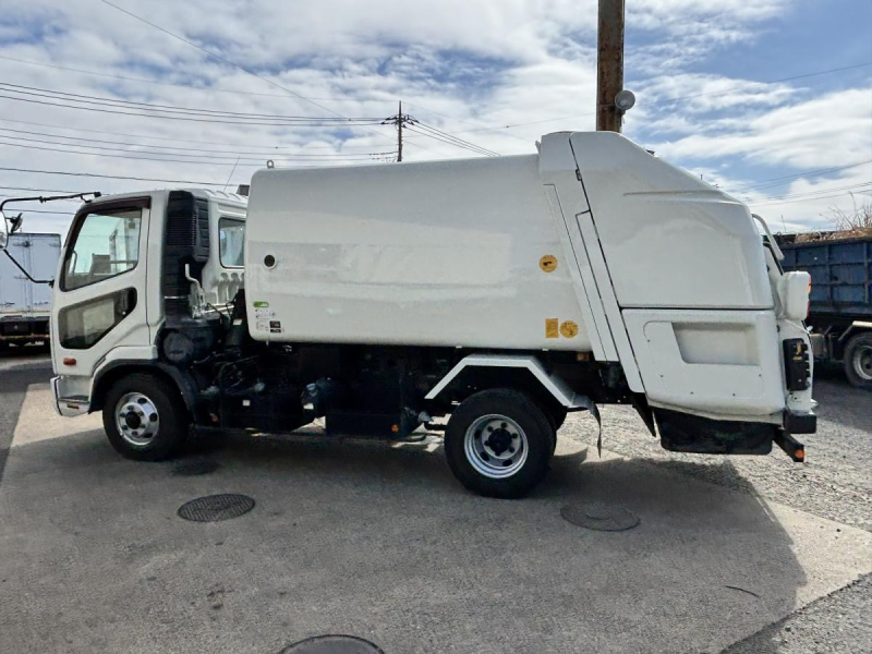 巻き込みパッカー車 モリタ製8.1立米 積載2250kg|中古トラックの販売・買取・査定のアイナビ