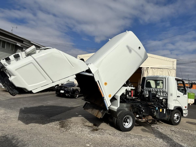 巻き込みパッカー車 モリタ製8.1立米 積載2250kg|中古トラックの販売・買取・査定のアイナビ