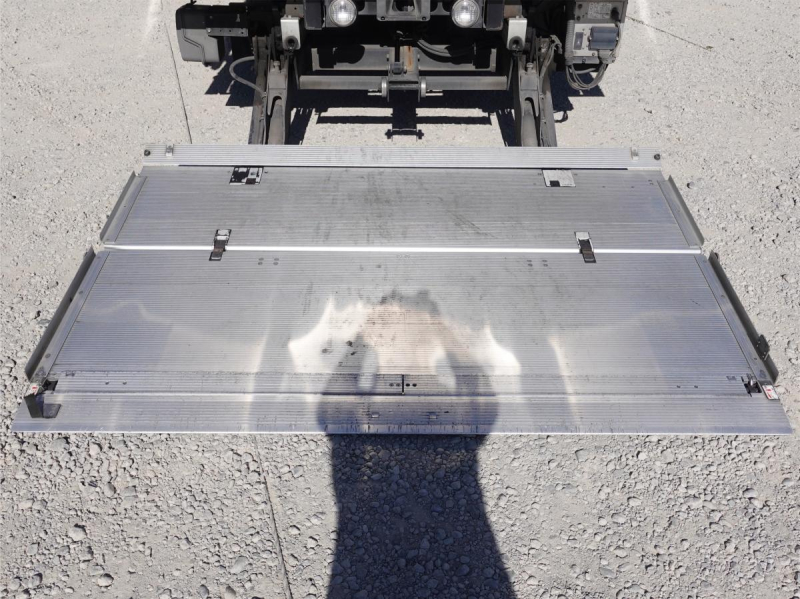 パワーゲートワイド低温冷蔵冷凍|中古トラックの販売・買取・査定のアイナビ