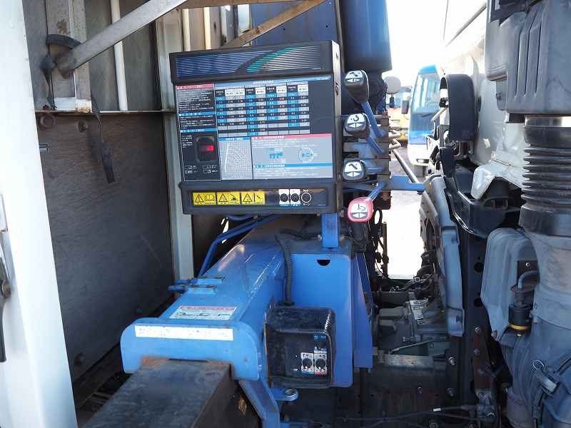 日野レンジャーショートベース4段クレーンラジコン|中古トラックの販売・買取・査定のアイナビ