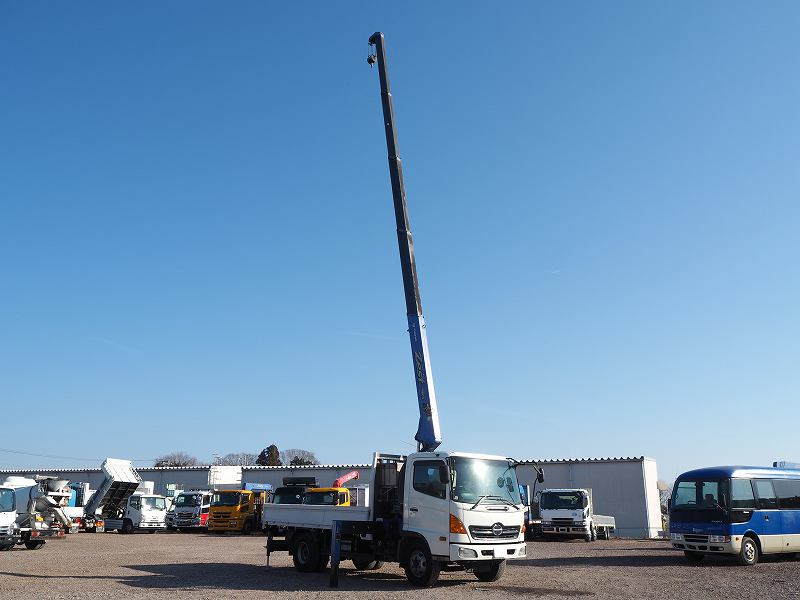 日野レンジャーショートベース4段クレーンラジコン|中古トラックの販売・買取・査定のアイナビ