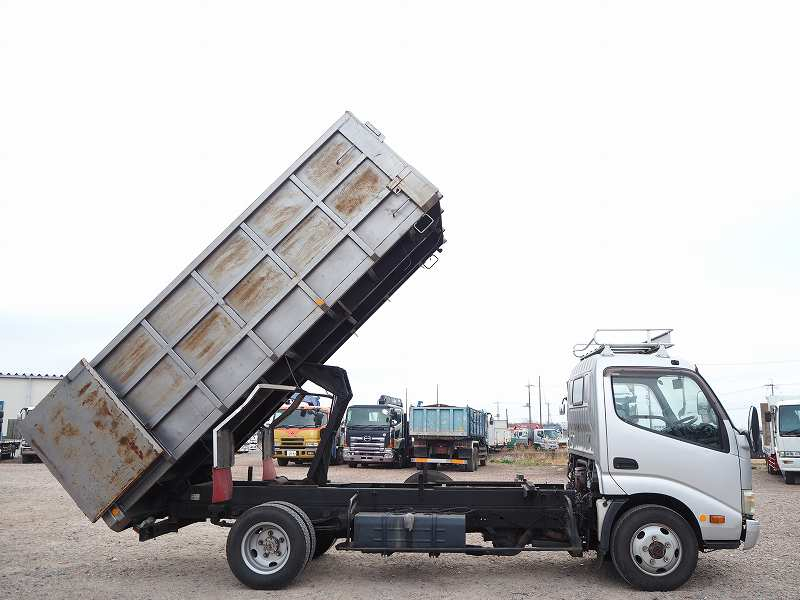 トヨタダイナ4WDロング深ダンプ8.7立米|中古トラックの販売・買取・査定のアイナビ