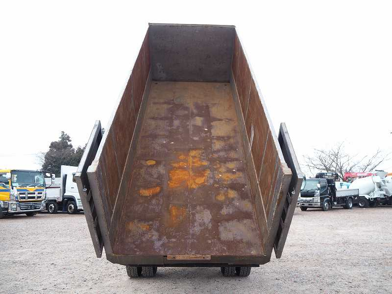 トヨタダイナ4WDロング深ダンプ8.7立米|中古トラックの販売・買取・査定のアイナビ