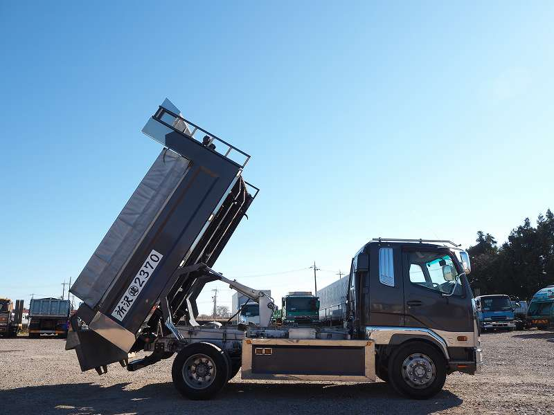 ファイター増トン積載7.4t極東造りボディダンプベッド付|中古トラックの販売・買取・査定のアイナビ