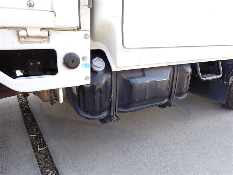 【352411】いすゞ エルフ Wキャブ 平ボディ|中古トラックの販売・買取・査定のアイナビ