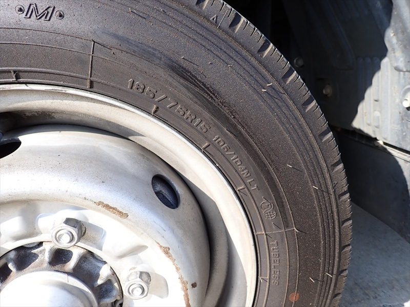 【352411】いすゞ エルフ Wキャブ 平ボディ|中古トラックの販売・買取・査定のアイナビ