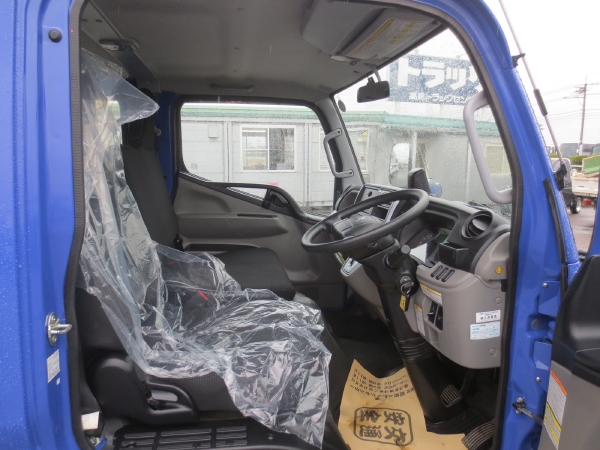 三菱キャンター全低床Wキャブ|中古トラックの販売・買取・査定のアイナビ