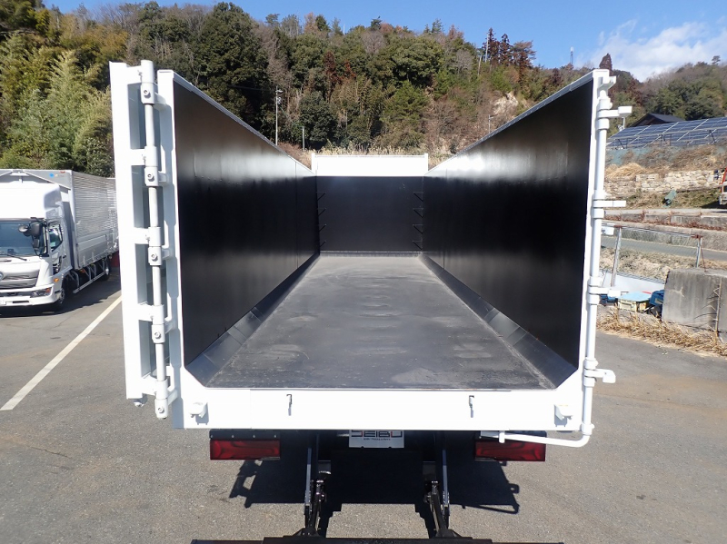 極東製 深ダンプ ハイルーフ約36立米2デフ 394PS AT車|中古トラックの販売・買取・査定のアイナビ