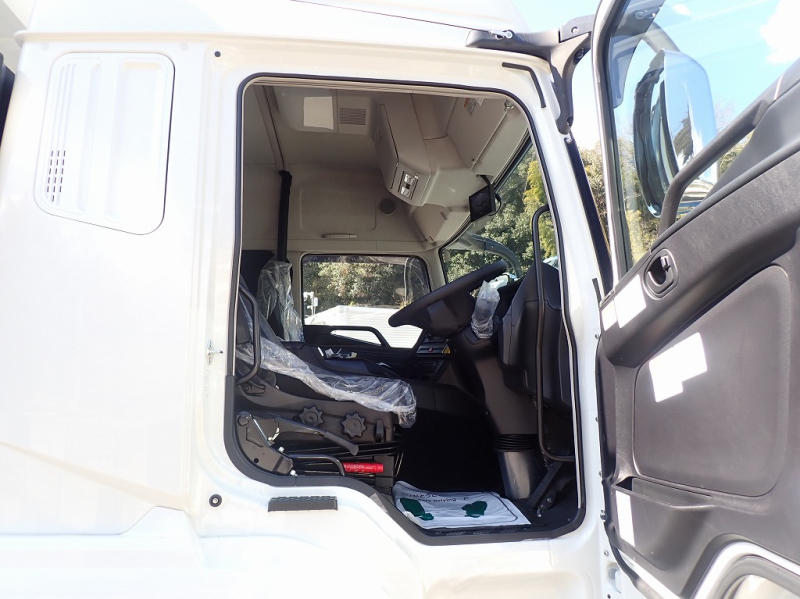 極東製 深ダンプ ハイルーフ約36立米2デフ 394PS AT車|中古トラックの販売・買取・査定のアイナビ