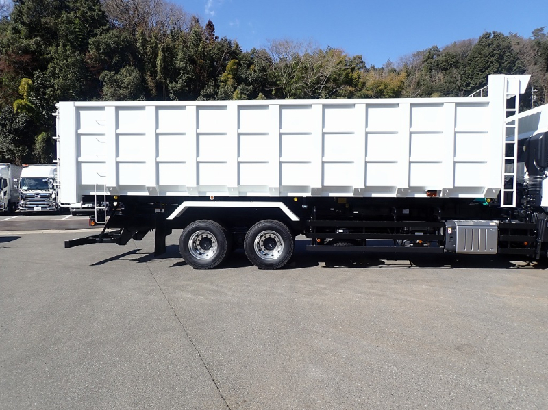 極東製 深ダンプ ハイルーフ約36立米2デフ 394PS AT車|中古トラックの販売・買取・査定のアイナビ